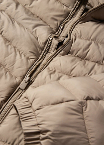 Бежева демісезонна куртка C&A