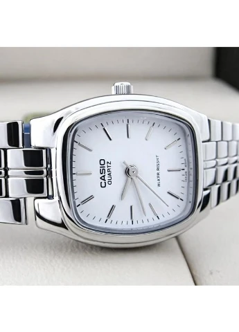 Женские часы LTP-1169D-7A, кварцевые, стальной браслет, WR 30 м Casio (402865823)
