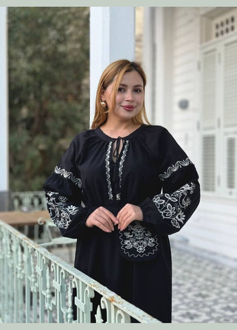 Черный зимний женское вышитое платье полтавка черная Delvinss 7036