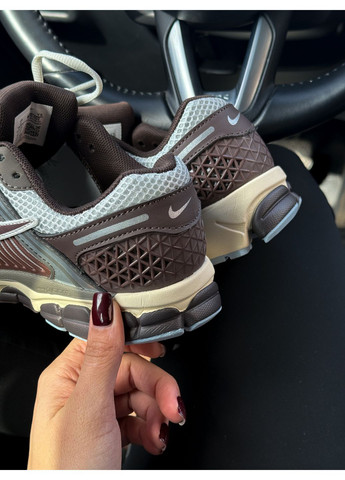 Кроссовки женские и мужские Nike Zoom Vomero 5 Brown White | Найк Зум Вомеро 5 коричневые No Brand коричневые демисезоны (350199325)