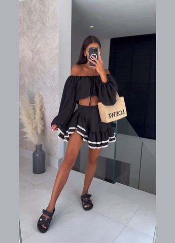 Жіночий літній костюм блуза з відкритими плечима та спідниця міні з рюшами MonCher (338186230)