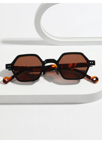 Очки солнцезащитные унисекс шестиугольные Geometry леопардовые черные с коричневыми линзами No Brand (317269716)