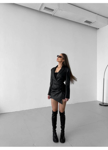 Черное повседневный, вечернее, кэжуал женское платье из экокожи с баской, платье-жакет FINO Mode однотонное