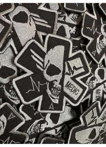 Шеврон MEDIC (форма контурная. На липучке) Размер 8x8см No Brand (369924729)