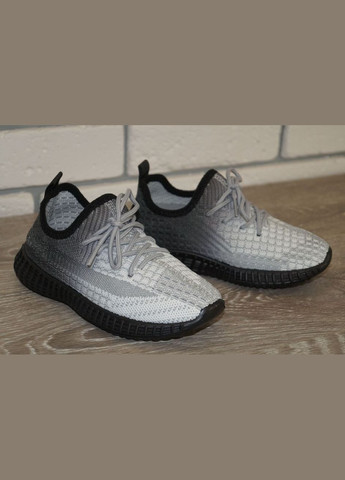 Черно-белые демисезонные кроссовки текстильные izi для мальчика белые с черным Blue Rama