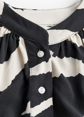 Темно-серая летняя блузка H&M