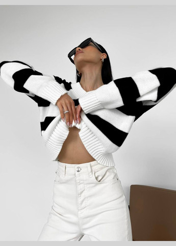 Женский свитер с V-образным вырезом цвет молочный-черный 432190 New Trend (285711252)