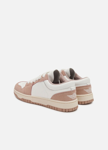 Білі жіночі кеди на пласкій підошві колір білий цб-00264848 Stilli