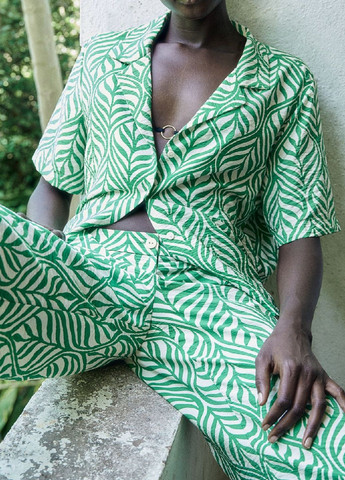 Зеленая летняя блузка H&M