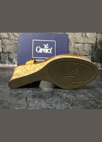 Коричневые босоножки женские на танкетке, германия. Caprice с ремешком