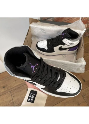 Фіолетові кросівки чоловічі nike air jordan 1 retro varcity purple v2 найк аір джордан фіолетові демісезон No Brand