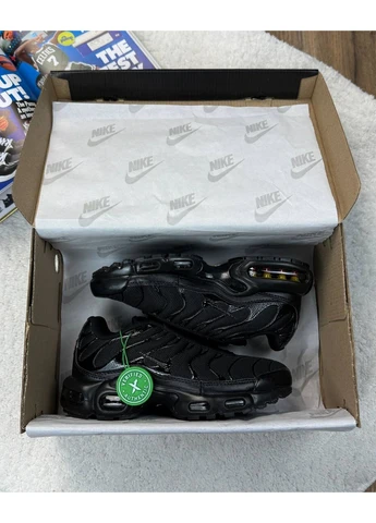 Чорні кросівки чоловічі nike air max plus tn black найк аір макс тн плюс чорні демісезон No Brand