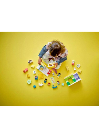 Конструктор DUPLO Будни в детском саду 67 деталей (10992) Lego (281425717)