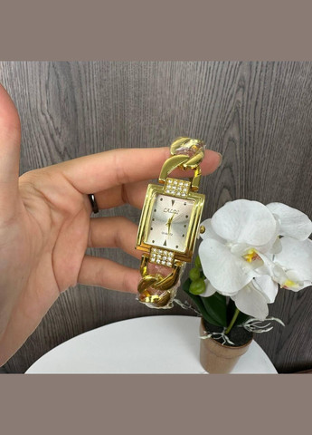 Жіночий наручний годинник кварцовий металевий браслет аналоговий золотистий (sku_1621) No Brand (346078196)