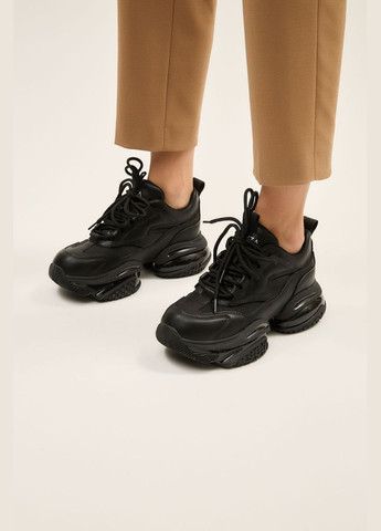 Чорні осінні кросівки 183525 Lonza