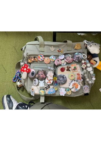 Сумка молодежная через плечо со значками для школьников и студентов No Brand (366220376)