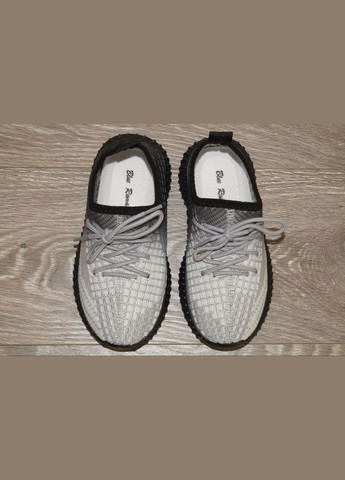 Черно-белые демисезонные кроссовки текстильные izi для мальчика белые с черным Blue Rama