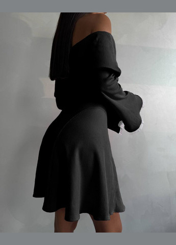 Чорна ніжна чорна коротка сукня з відкритим декольте і довгим рукавом з мереживом, стильна сукня з відкритими плечима No Brand