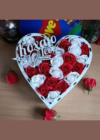 Подарочный бокс сердце с принтом «Love is...» с розами для девушки (ar170) No Brand (317539264)