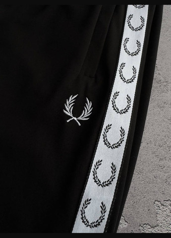 Набір: жилет-світшот-штани- 2 пари шкарпеток у подарунок! No Brand (322873958)