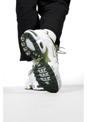 Белые демисезонные кроссовки мужские nike air max plus tn light bone olive найк аир макс тн плюс No Brand