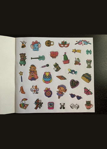 Книга Стильна красуня. Одягни ляльку. Зелена ( ) Глорія (340546006)