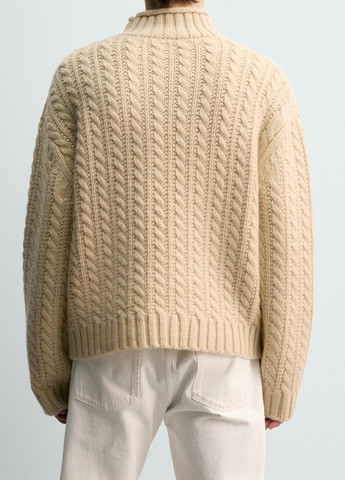 Молочный демисезонный свитер Zara