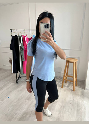 Жіночий спортивний костюм - капрі та футболка Україна (331022689)