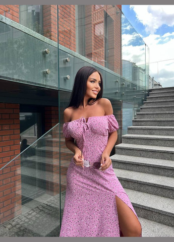 Розово-лиловое красивое летнее платье в цветочек с коротким рукавом и разрезом на ноге No Brand с цветочным принтом