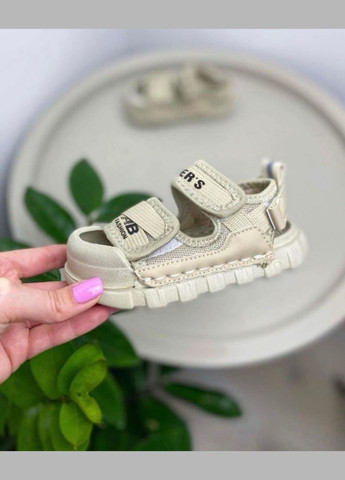 Дитячі босоніжки бежеві 526 No Brand (326792167)
