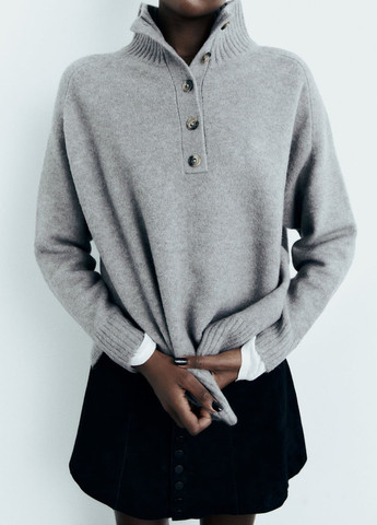 Светло-серый демисезонный свитер Zara