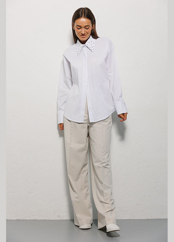 Жіноча сорочка біла з бусинками на комірі Arjen (294907604)