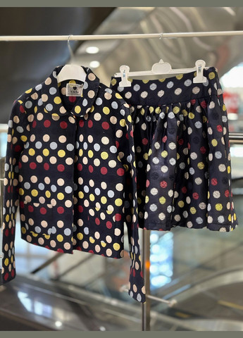 Темно-синий демисезонный костюм для девушки жакет + юбка темно-синий в горохе юбочный To Be Too