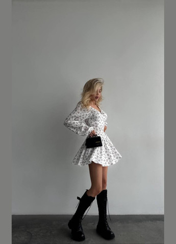 Жіночий комбінезон із шортами-спідницею колір білий р.42/44 454059 New Trend білий