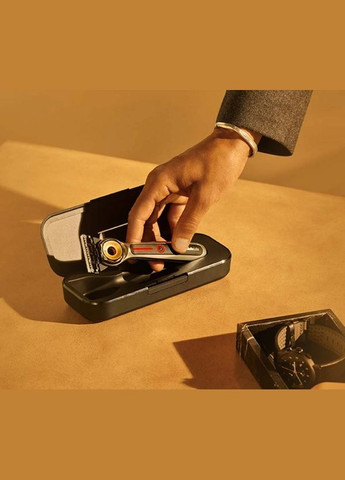 Дорожный футляр для зарядки бритвы с подогревом Labs Gillette (278773548)