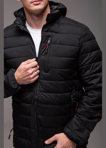 Чорна демісезонна утеплена стьобана куртка з кишенею на грудях Vakko