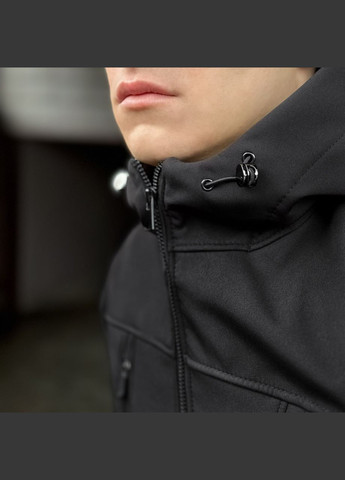 Чорна демісезонна чоловіча куртка soft shell з водовідштовхувальної плащівки Vakko