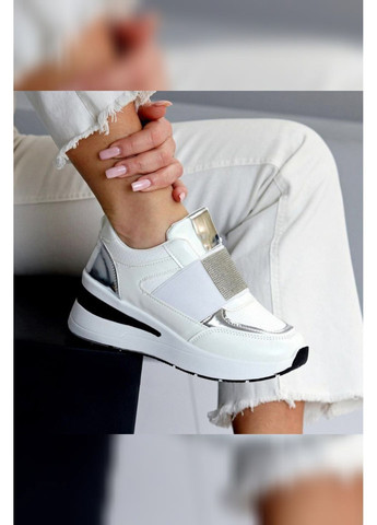 Женские белые сникерсы на танкетке с серебристыми вставками – стильные кроссовки для лета Viki Кросівки белые лето (367079393)