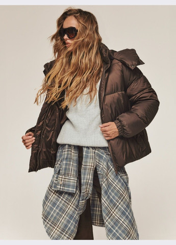 Коричневая зимняя зимняя куртка шоколадного оттенка с капюшоном Dressa