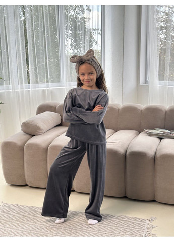 Графитовая зимняя детская велюровая пижама "3 в 1" для девочки (шорты, брюки и лонгслив), леопард, 140 футболка + шорты + брюки No Brand