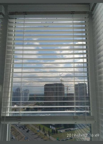 Жалюзі чорні дерев'яні жалюзі з натурального дерева графіт - Дерев'яні жалюзі в спальню Woody (368828394)