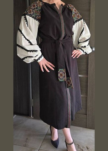 Чорна жіноча бавовняна сукня вишиванка берегиня чорна з білими вставками нижче коліна You Best (341491760)