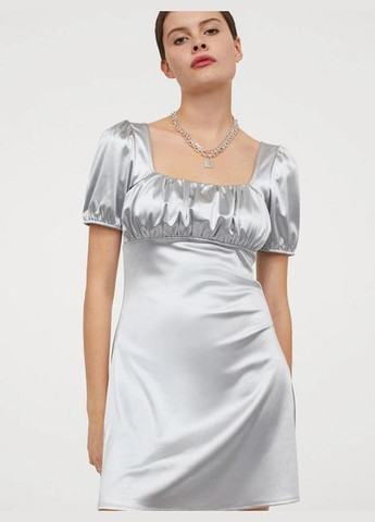 Серебряное мини платье H&M