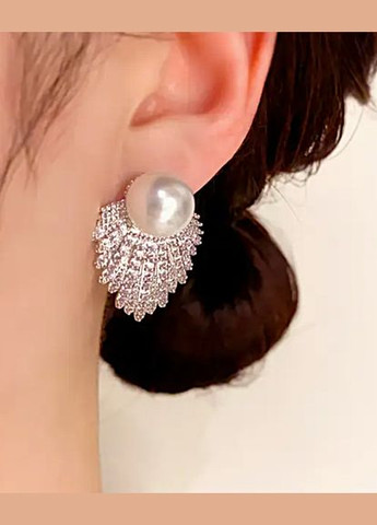 Сережки біжутерія Сріблясті з намистиной No Brand (330033519)