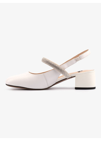 Белые женские босоножки 1100250 Buts с ремешком