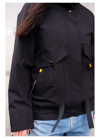 Чорна демісезонна жіноча вітровка з капюшоном «black tech» 937977 Lusskiri