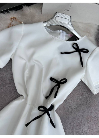 Молочна святковий сукня Vione однотонна