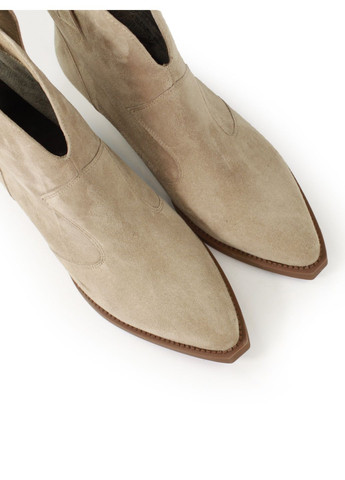 Бежеві демісезонна жіночі замшеві казаки It-Girl