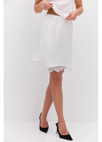Молочная атласная юбка мини с кружевом внизу Arjen