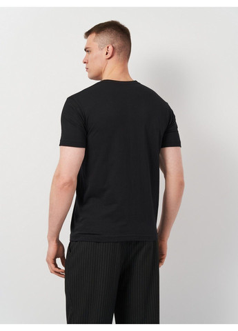 Черная футболка C&A